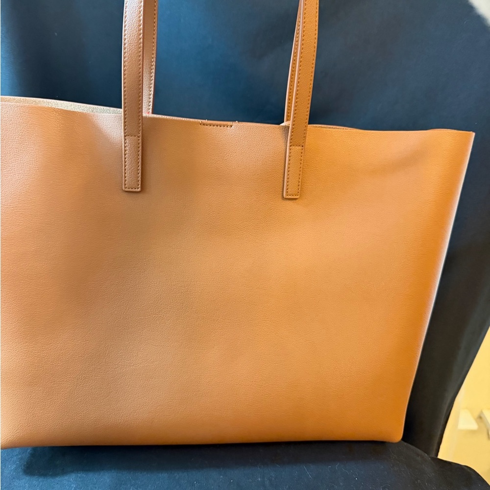 Saint Laurent East/West shoppong tote in Brown Leather Tote Bag BNWT in cover - Picture 2 of 8